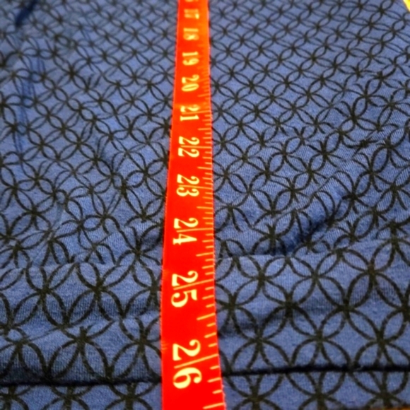 Daisy Fuentes Blue with Black Print Design Elasticized Cap Sleeves Women size 3X - Picture 6 of 9